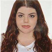 Soy una chica joven con muchas ganas de enseñar a niños las matemáticas y su enseñanza de una forma amena y útil para que les guste aprenderlas. Mis conocimientos me permiten dar clases a niños hasta 4° de la ESO. Tuve una media en la ESO de 8-9